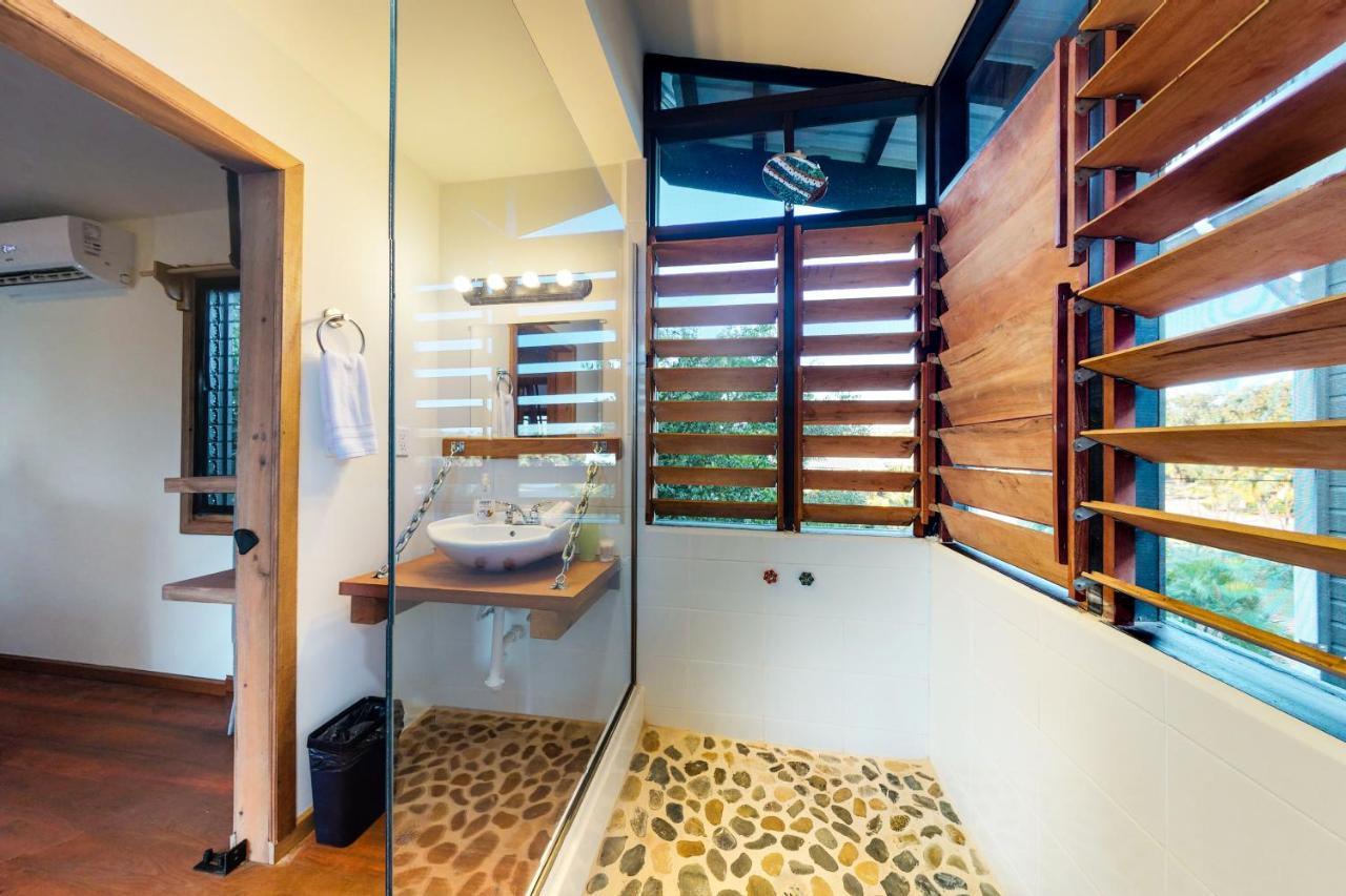 Inn The Trees Cabanas Placencia Екстер'єр фото
